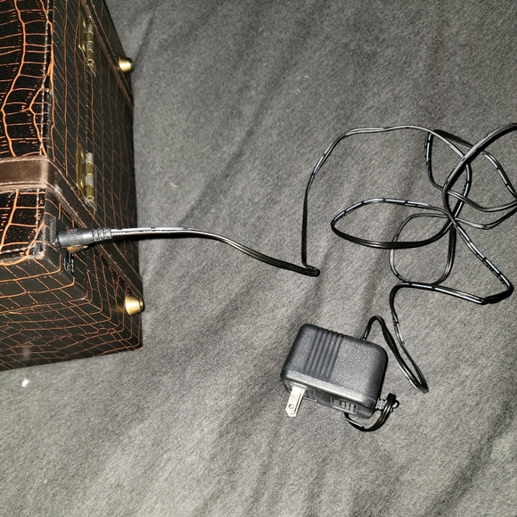 Light-Up Vintage Travel Cosmetic  Case - Faux Leather - Brown Reptile Print - Picture 7 of 16